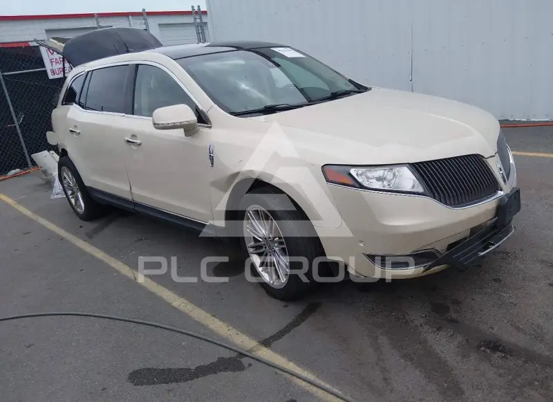 2016 Lincoln MKT фото