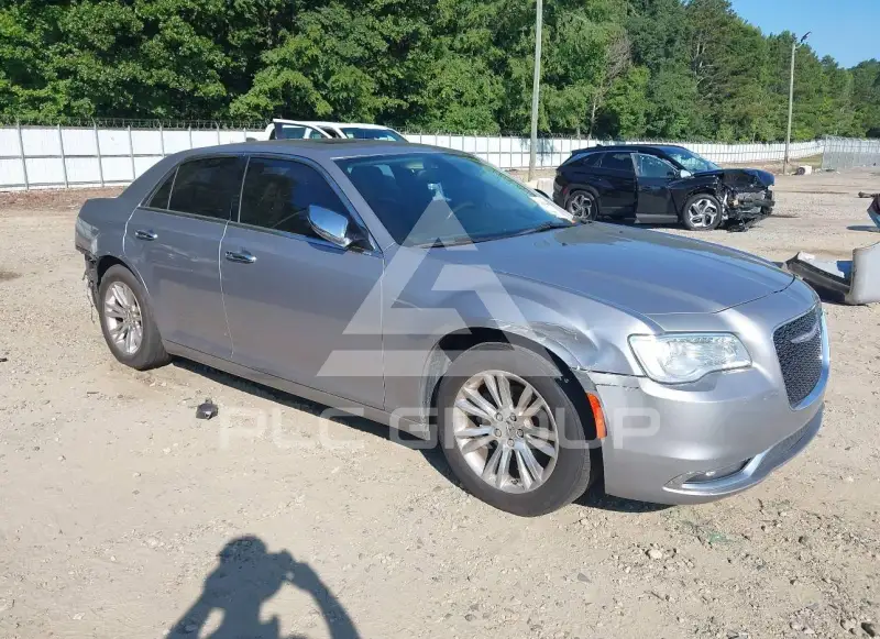 2016 Chrysler 300 photo