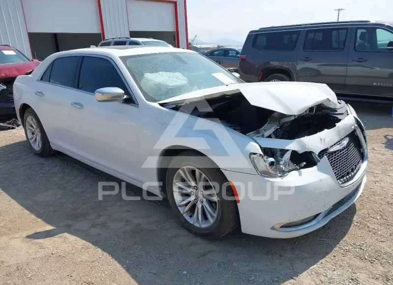 2016 Chrysler 300 photo