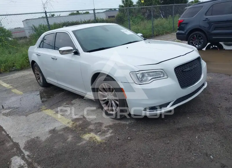 2016 Chrysler 300 photo
