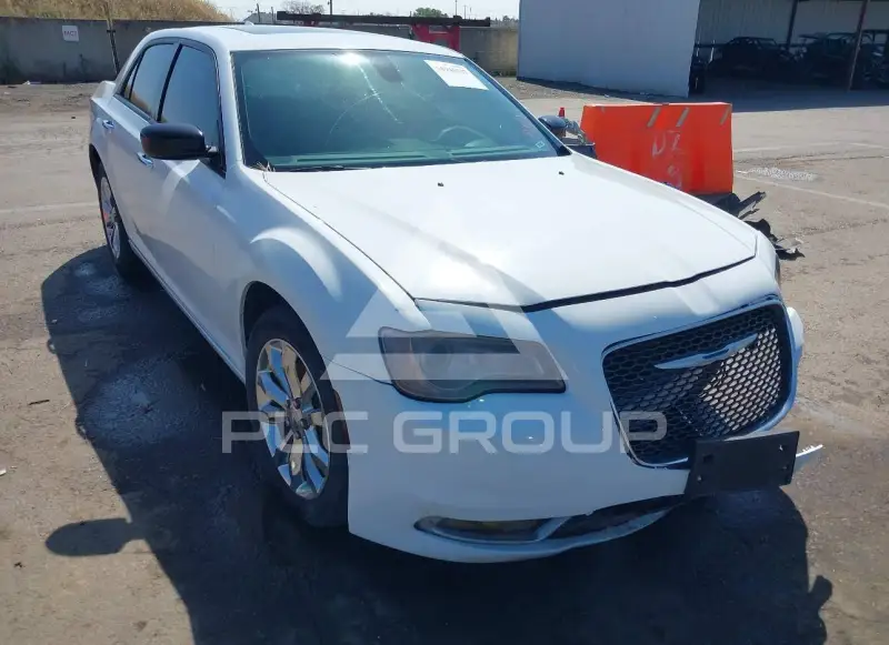 2016 Chrysler 300 photo