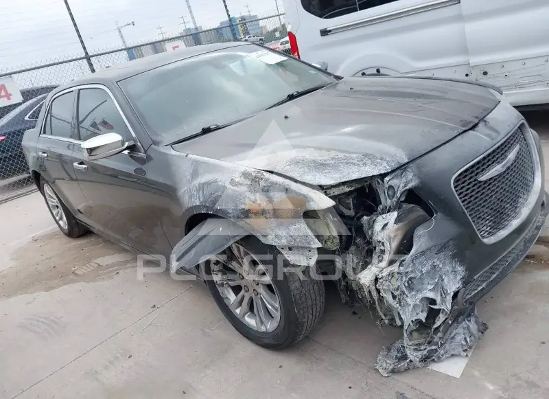 2016 Chrysler 300 фото