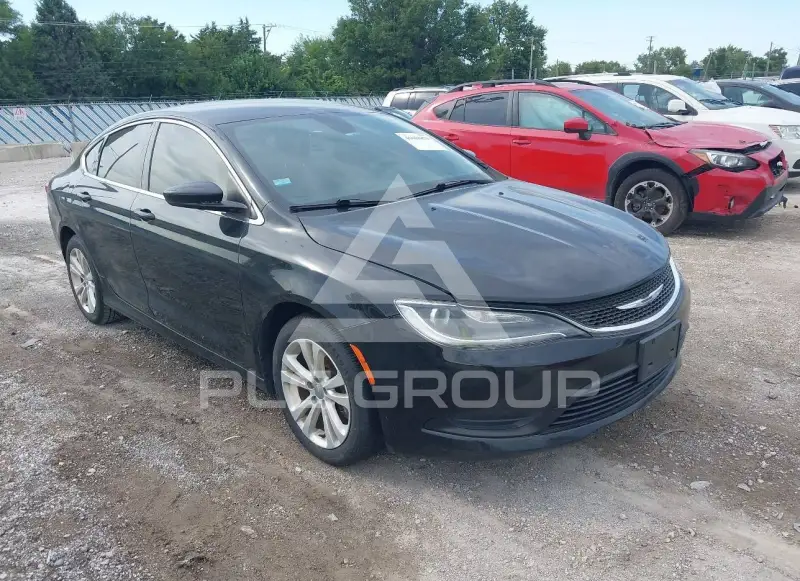 2016 Chrysler 200 photo