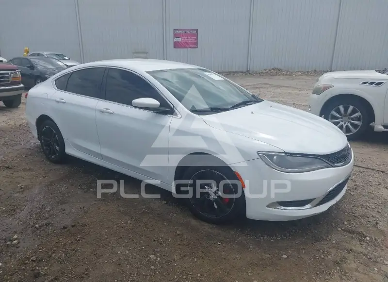 2016 Chrysler 200 photo