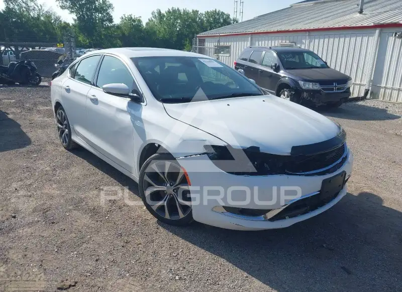2016 Chrysler 200 photo
