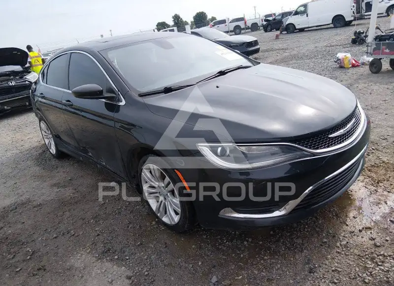2016 Chrysler 200 photo