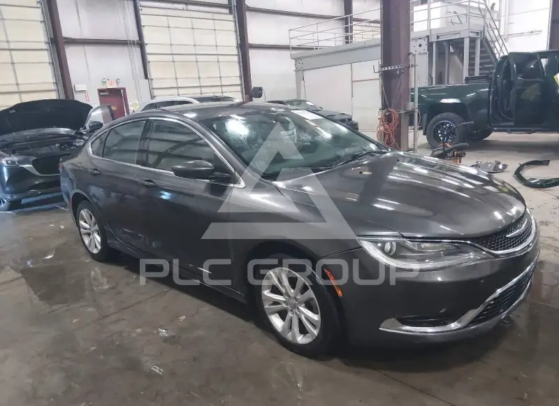 2016 Chrysler 200 photo