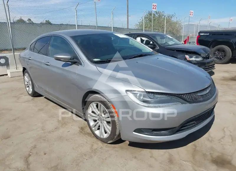 2016 Chrysler 200 photo
