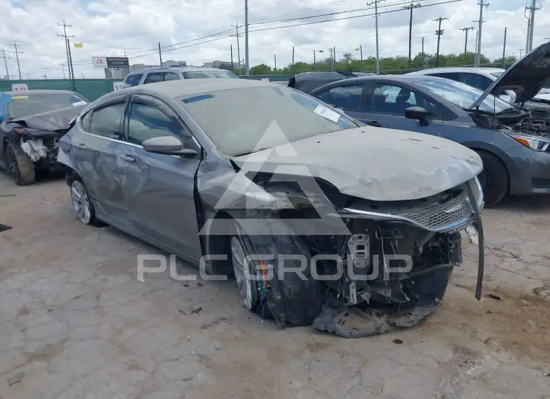 2016 Chrysler 200 photo