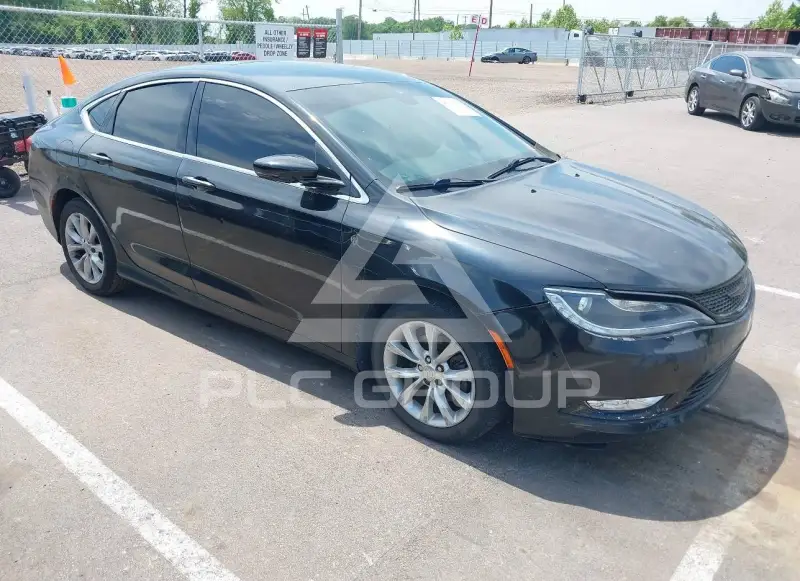 2016 Chrysler 200 photo