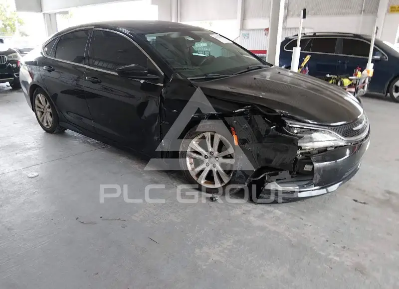 2016 Chrysler 200 photo