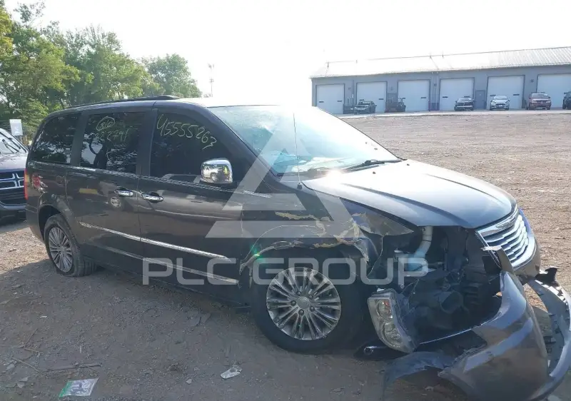 2016 Chrysler TOWN & COUNTRY photo