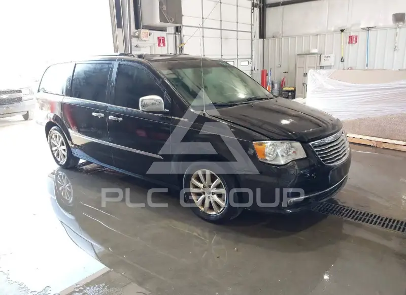 2016 Chrysler TOWN & COUNTRY photo