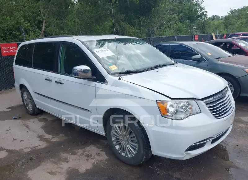 2016 Chrysler TOWN & COUNTRY фото