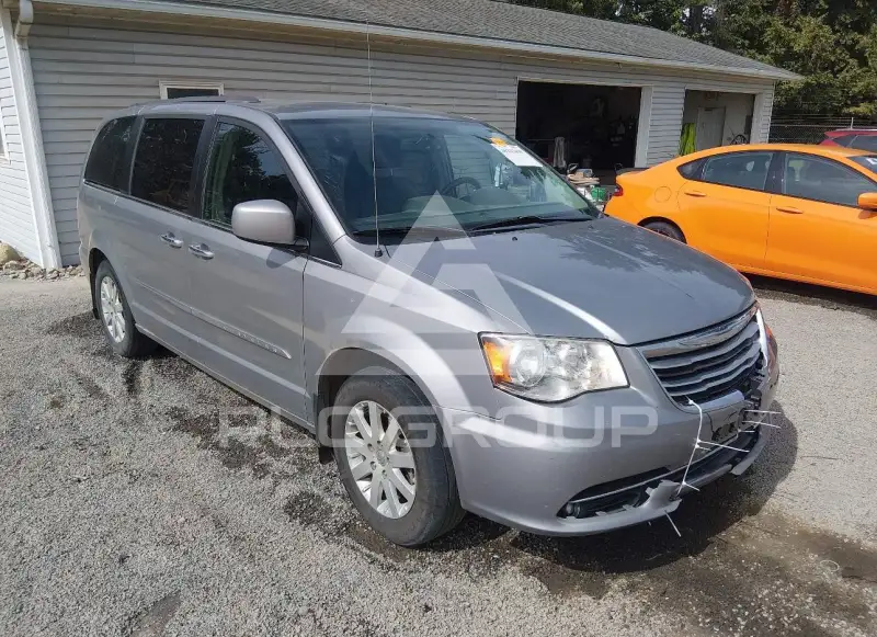 2016 Chrysler TOWN & COUNTRY photo