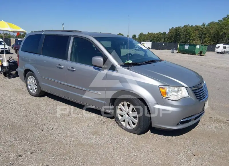 2016 Chrysler TOWN & COUNTRY photo