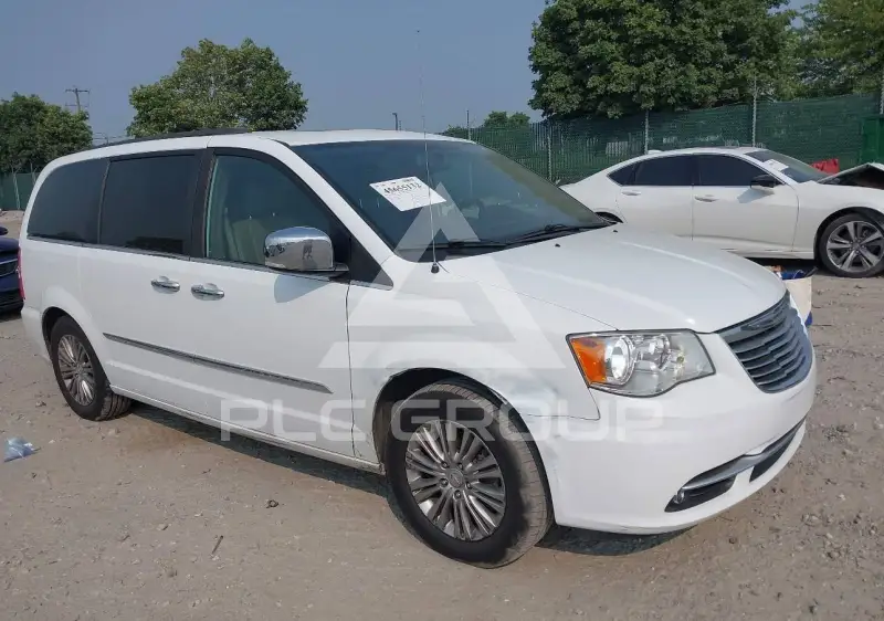 2016 Chrysler TOWN & COUNTRY фото