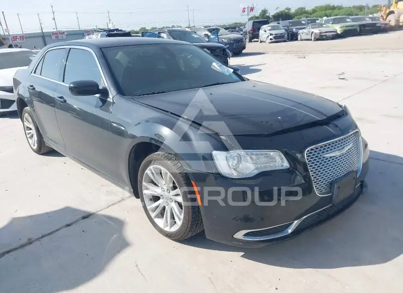 2016 Chrysler 300 photo