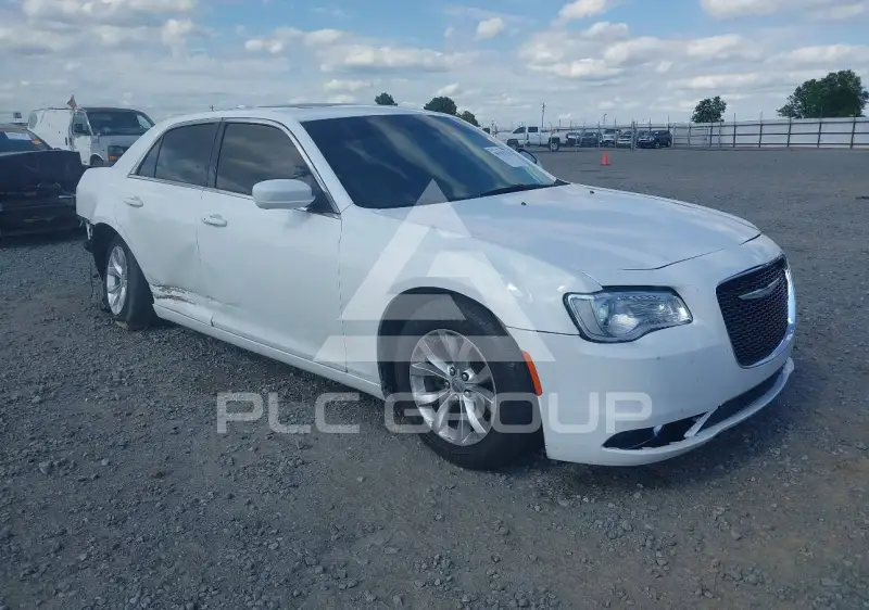 2016 Chrysler 300 photo
