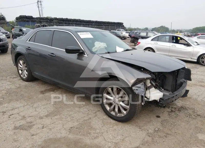2016 Chrysler 300 photo