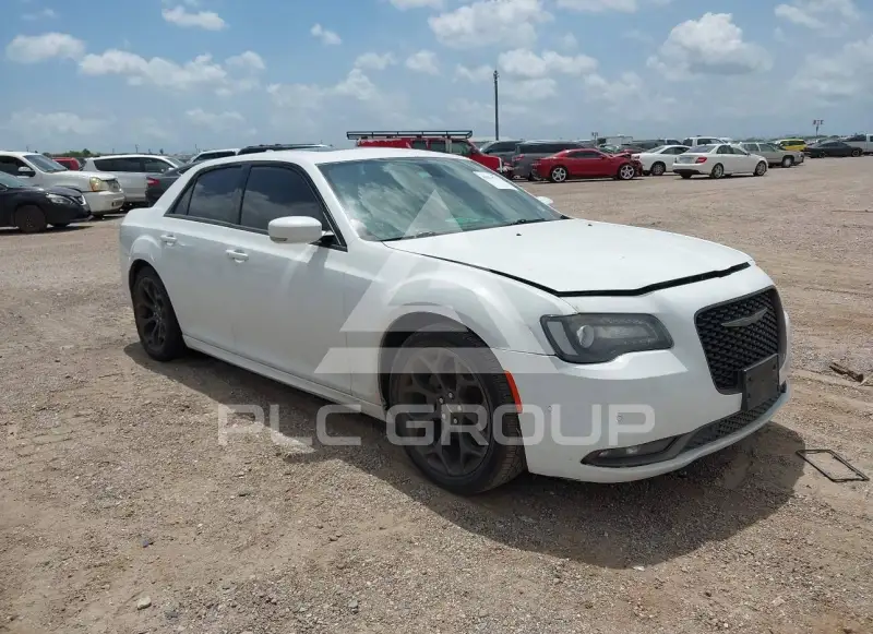 2016 Chrysler 300 фото