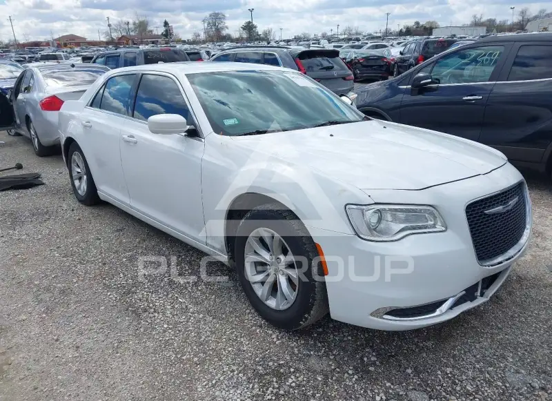 2016 Chrysler 300 фото