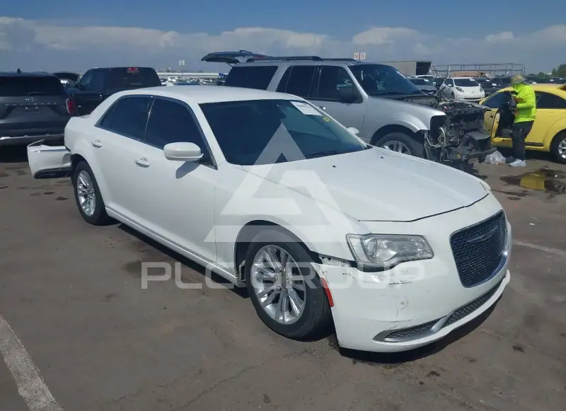 2016 Chrysler 300 photo