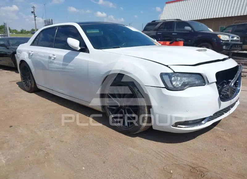 2016 Chrysler 300 photo