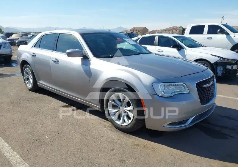 2016 Chrysler 300 photo