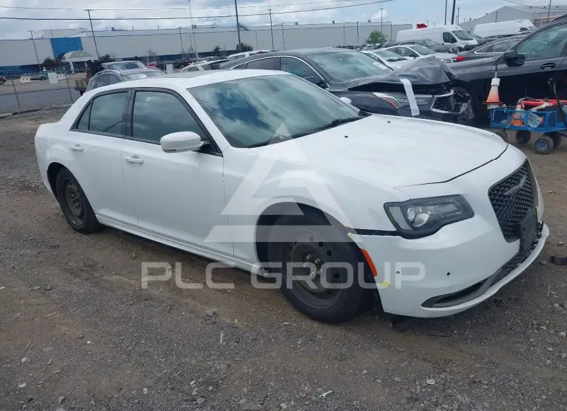 2016 Chrysler 300 фото
