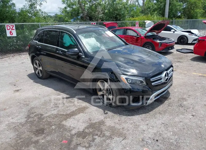 2016 Mercedes Benz GLC-Class фото