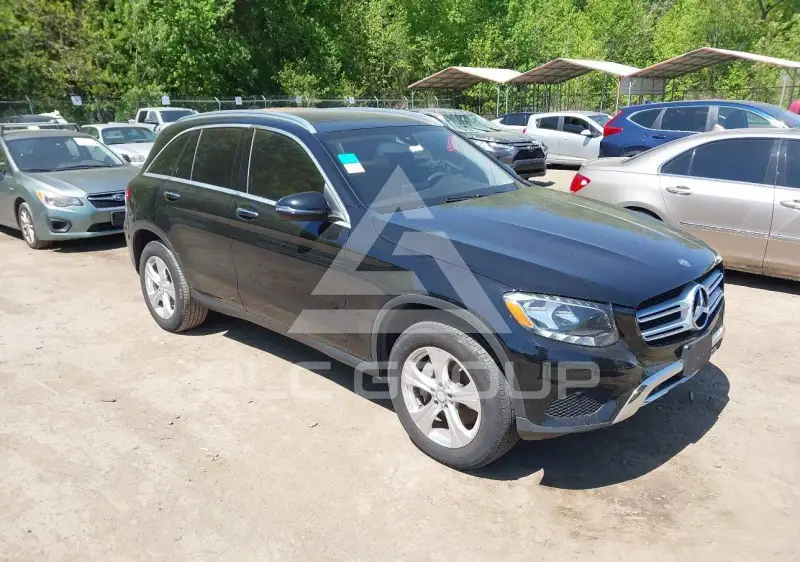 2016 Mercedes Benz GLC 300 фото