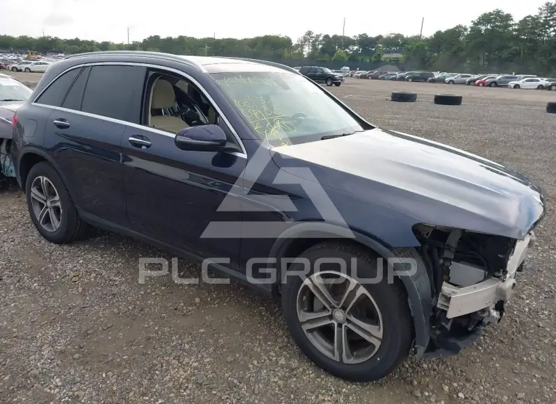 2016 Mercedes Benz GLC 300 photo
