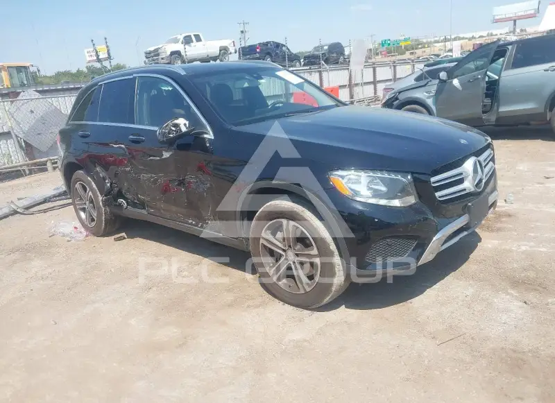 2016 Mercedes Benz GLC 300 photo