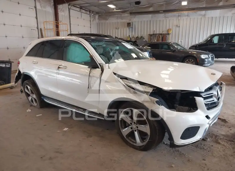 2016 Mercedes Benz GLC 300 фото