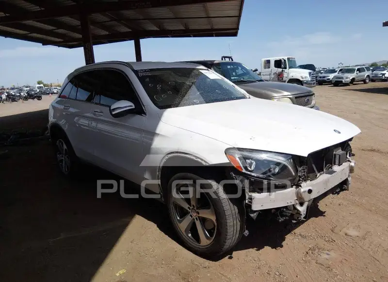 2016 Mercedes Benz GLC 300 photo