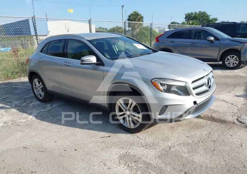 2016 Mercedes Benz GLA 250 photo
