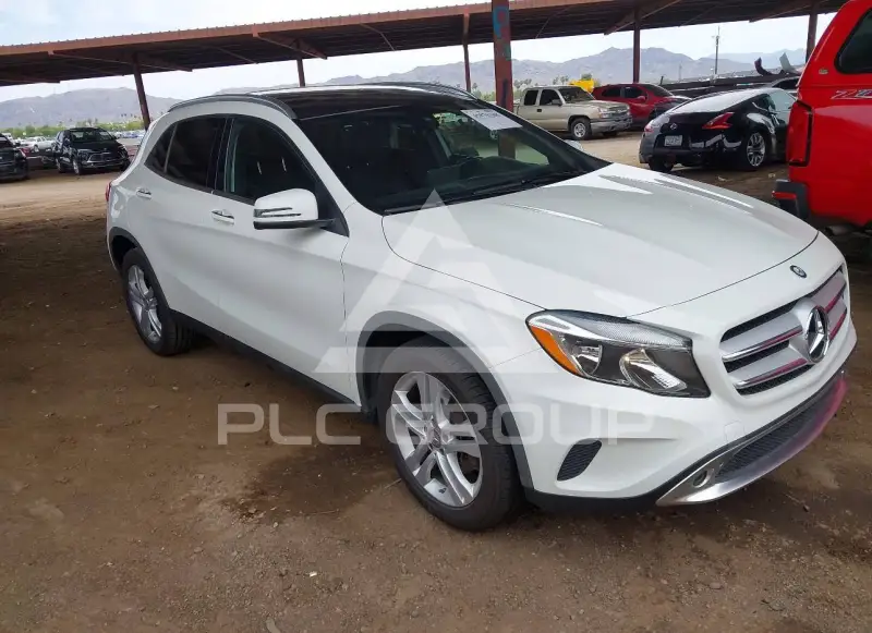 2016 Mercedes Benz GLA 250 photo