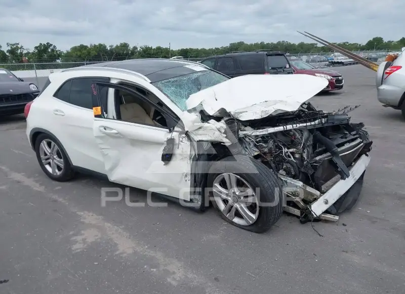 2016 Mercedes Benz GLA 250 photo