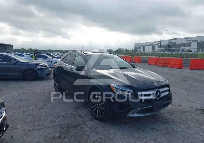 2016 Mercedes Benz GLA 250 photo