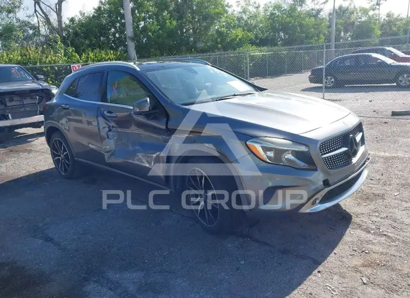 2016 Mercedes Benz GLA 250 photo