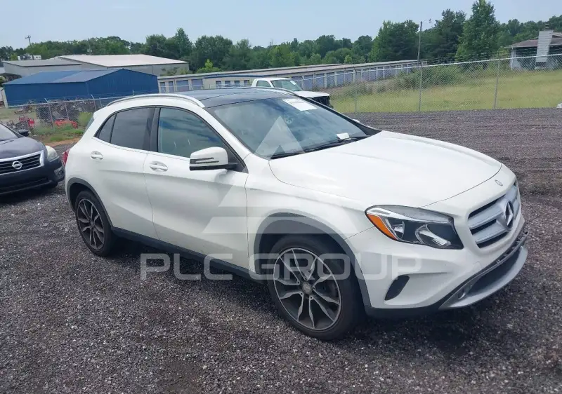2016 Mercedes Benz GLA 250 фото