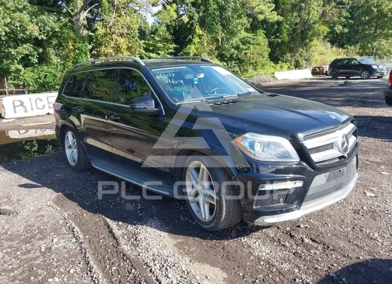 2016 Mercedes Benz GL 550 фото