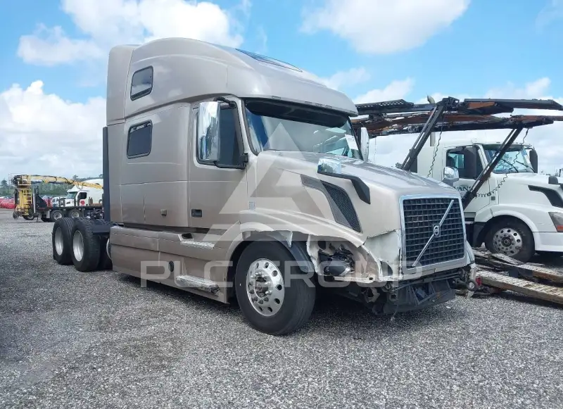 2016 Volvo VNL photo