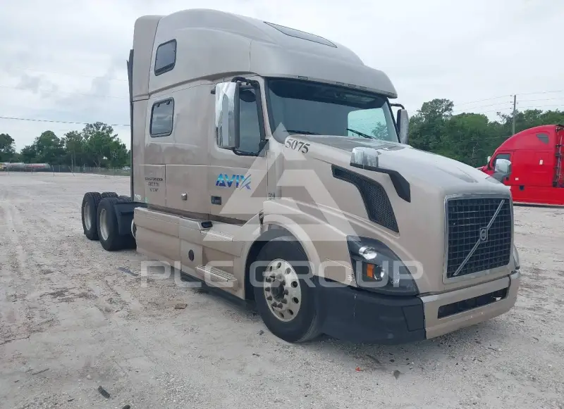 2016 Volvo VNL photo