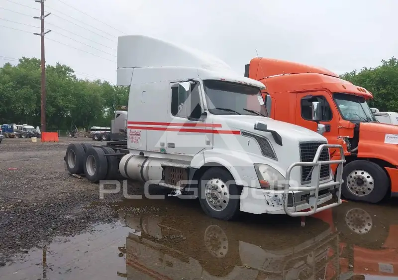 2016 Volvo VNL фото