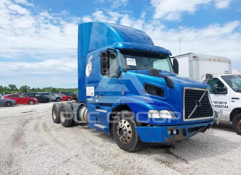 2016 Volvo VNL photo