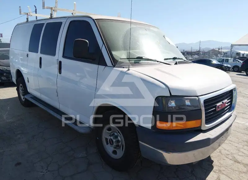 2016 GMC SAVANA photo