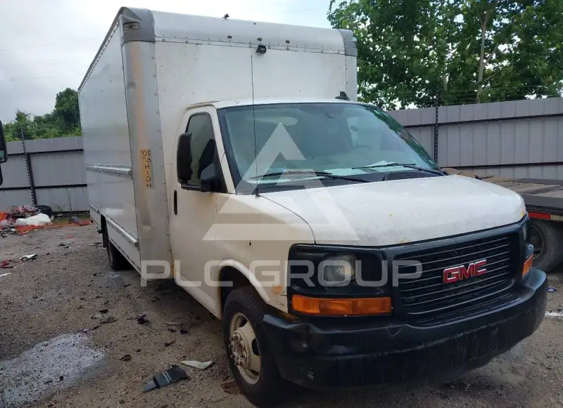 2016 GMC Savana photo