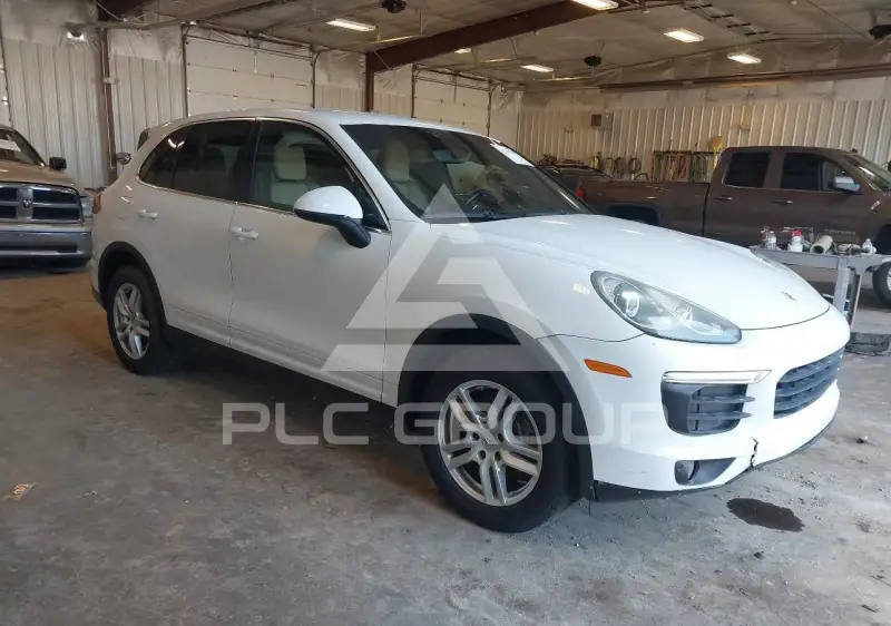 2016 Porsche Cayenne photo